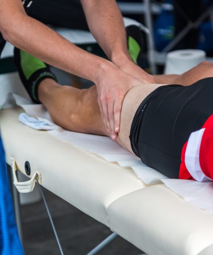 athlete-s-quadriceps-muscle-professional-massage-t-2026-01-09-14-22-25-utc